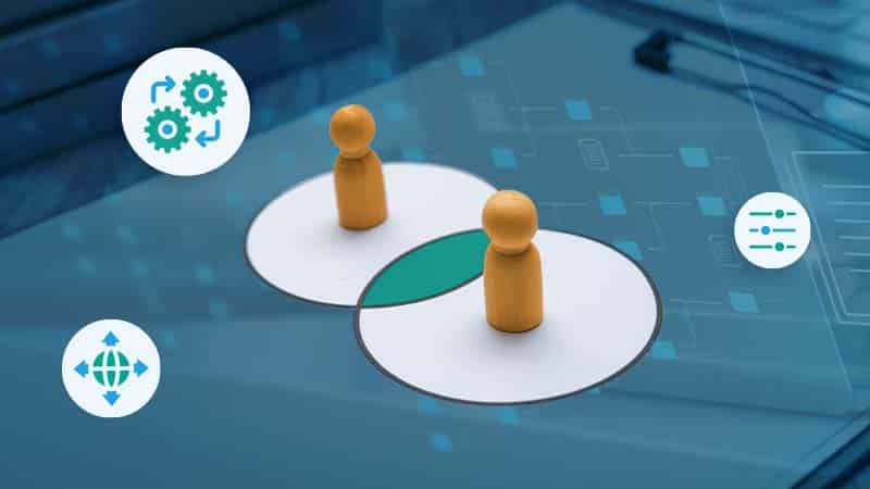 Two chess pieces stand across from each other in two circles of a Venn diagram.